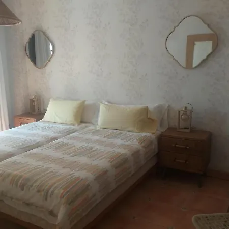 Atlantika, Solo Familias O Parejas Apartment *